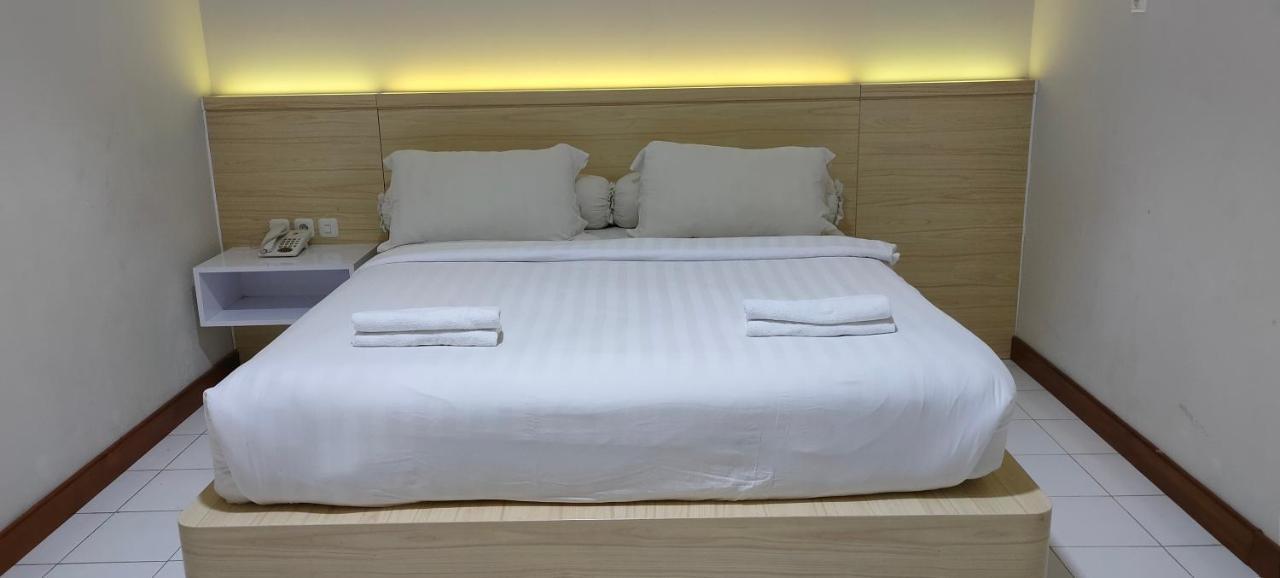 Twin Star Otel Solo Dış mekan fotoğraf